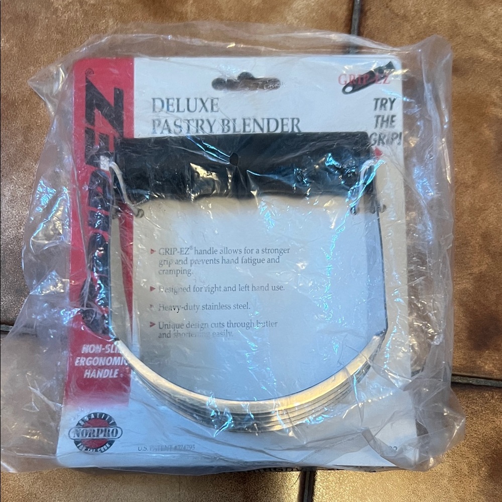 Norpro Deluxe Pastry Blender with Black Handle